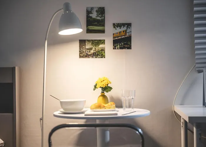 Serene Gray Retreat, Daechi Near Gangnam & Coex, 8 Min Walk From The Subway Station * ソウル特別市