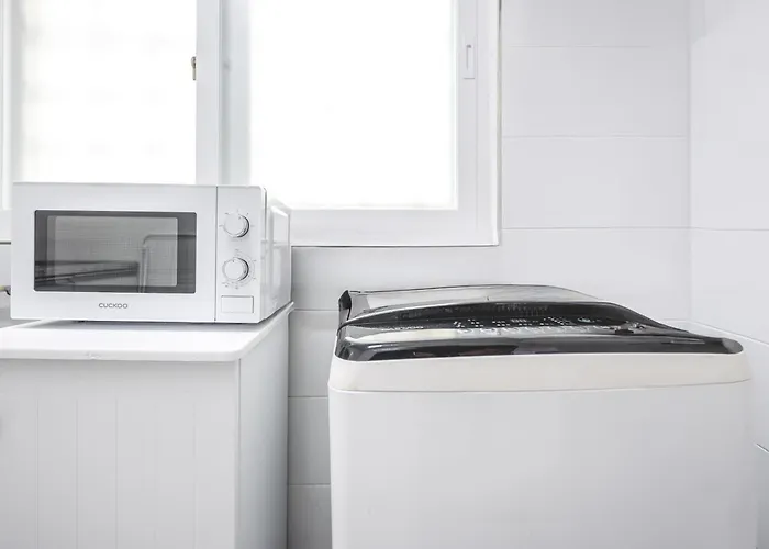 Serene Gray Retreat, Daechi Near Gangnam & Coex, 8 Min Walk From The Subway Station ソウル特別市